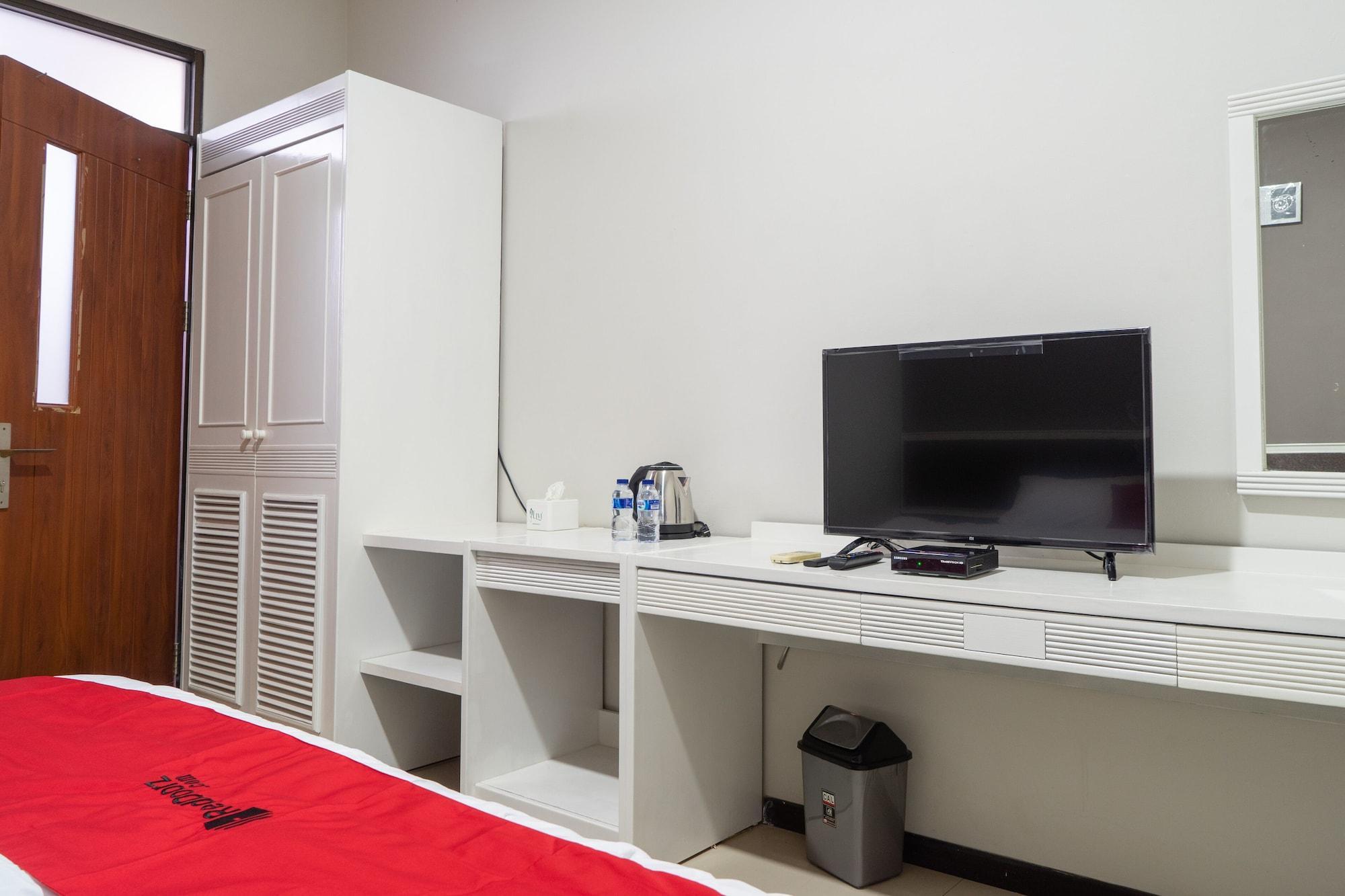 Reddoorz Plus @ Sawah Besar Jakarta Exterior photo