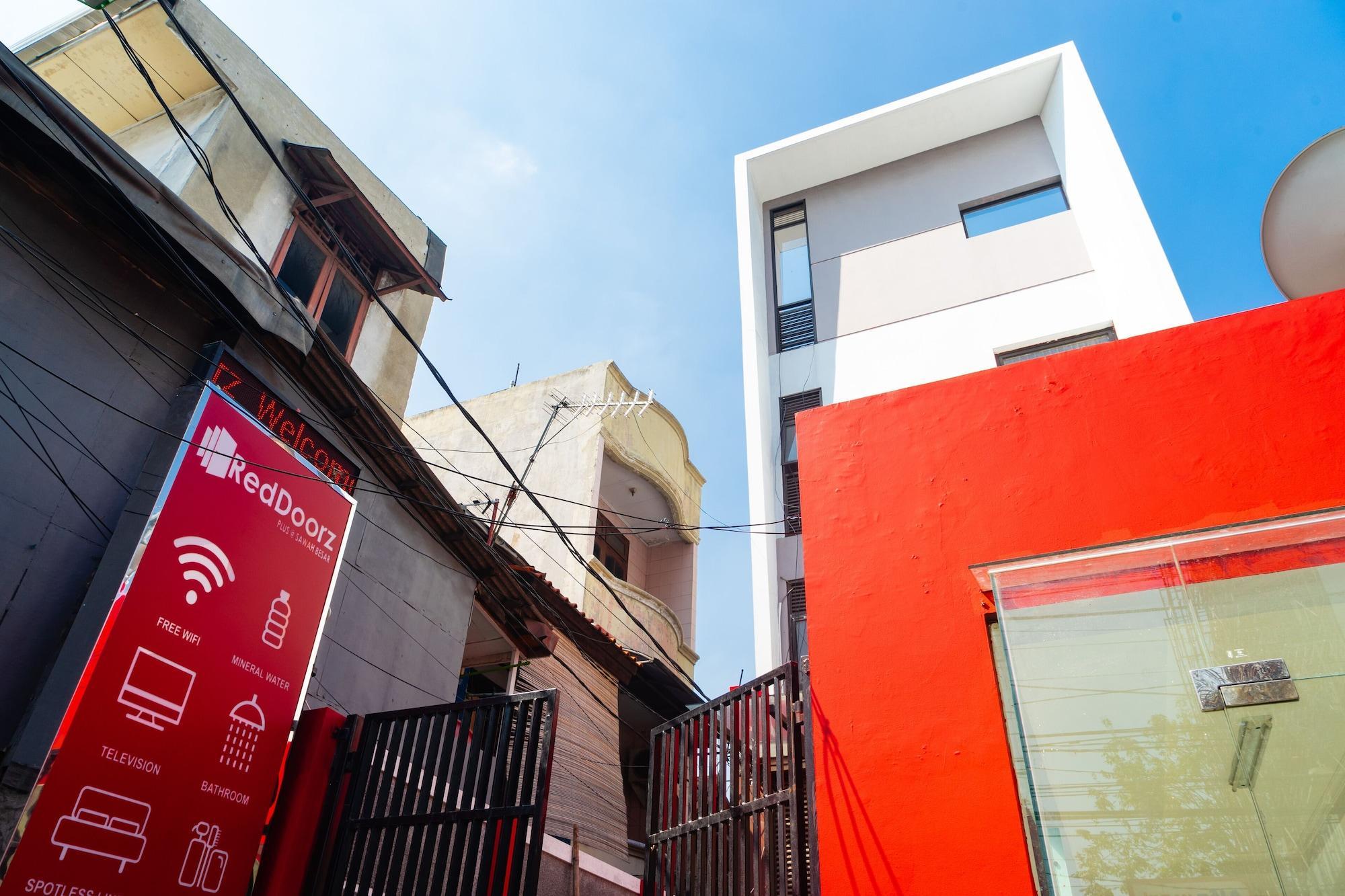 Reddoorz Plus @ Sawah Besar Jakarta Exterior photo